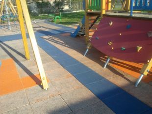 Naprawa placu zabaw w Tarnowie Podgórnym - Zdjęcie 16