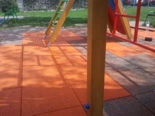 Naprawa placu zabaw w Tarnowie Podgórnym - Zdjęcie 5